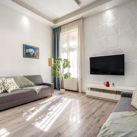 Budapest Moments By Stn Exterior photo