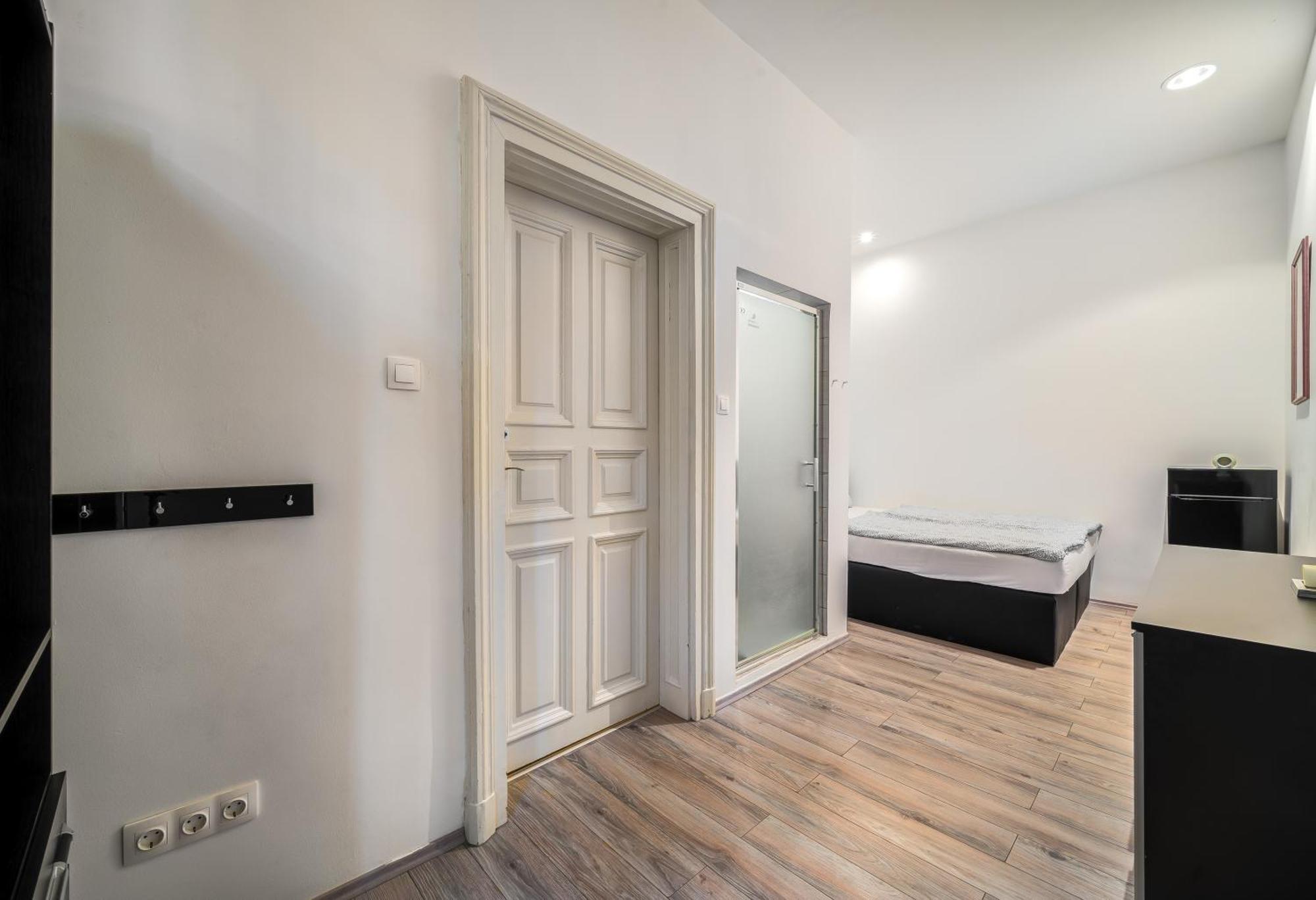 Moments By Stn * Budapest