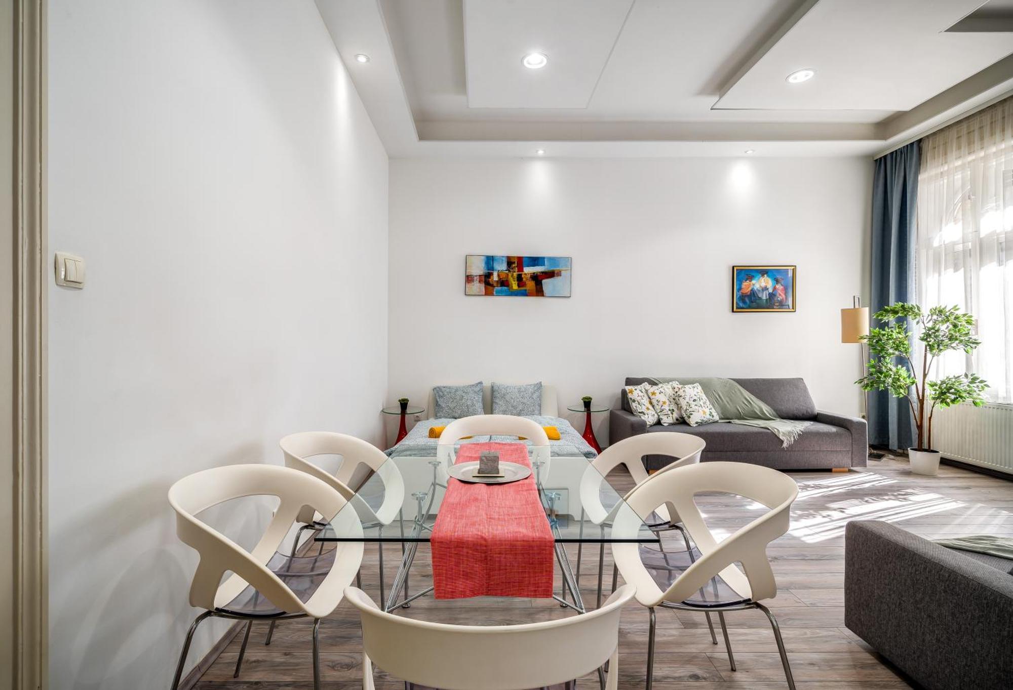 Moments By Stn Apartman